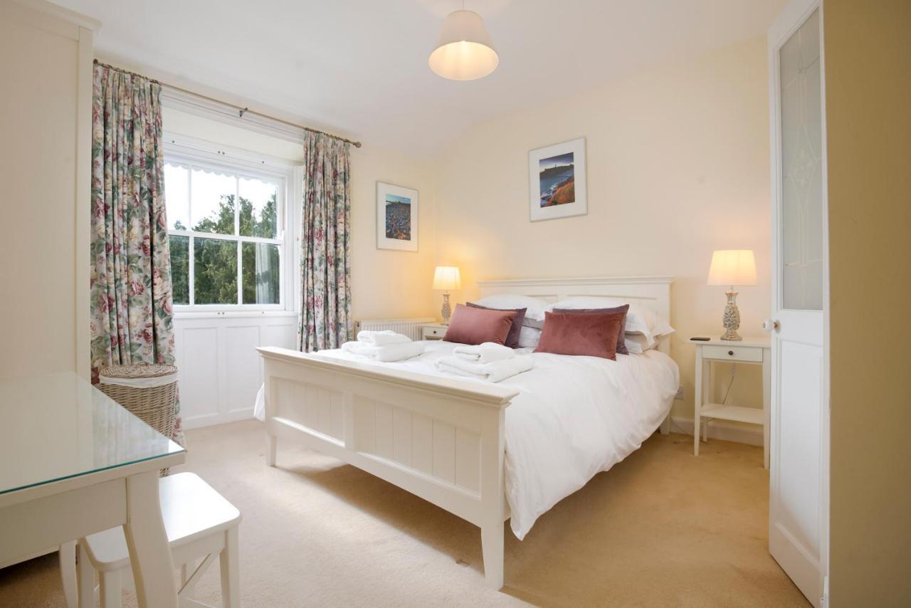 Apartment 5 Lowfield, *
